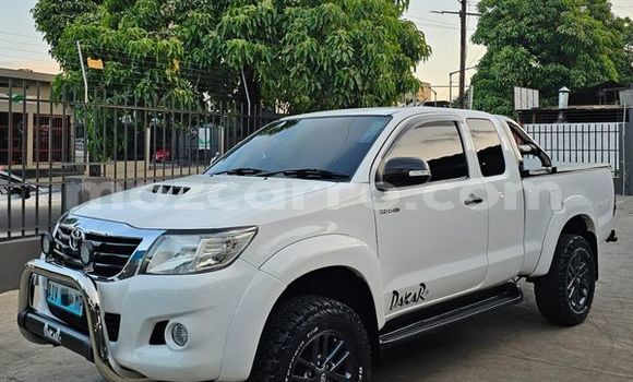 Comprar Usado Toyota Hilux Branco Carro em Bela Vista em Maputo Comprar Usado Toyota Hilux Branco Carro em Bela Vista em Maputo