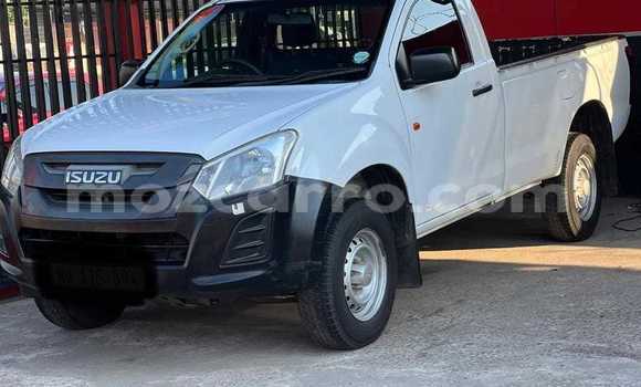 Comprar Usado Isuzu D-MAX Branco Carro em Búzi em Sofala Comprar Usado Isuzu D-MAX Branco Carro em Búzi em Sofala