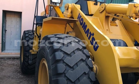 Comprar Usado Caterpillar 120 De outros Caminhão em Bela Vista em Maputo