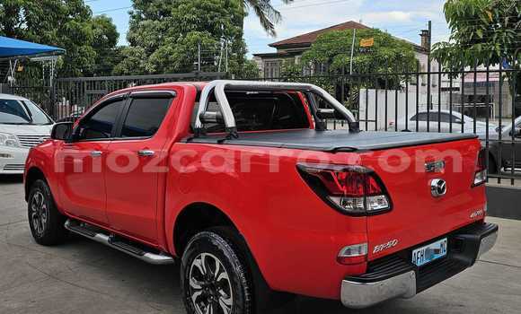 Comprar Usado Mazda BT-50 Vermelho Carro em Bela Vista em Maputo Comprar Usado Mazda BT-50 Vermelho Carro em Bela Vista em Maputo