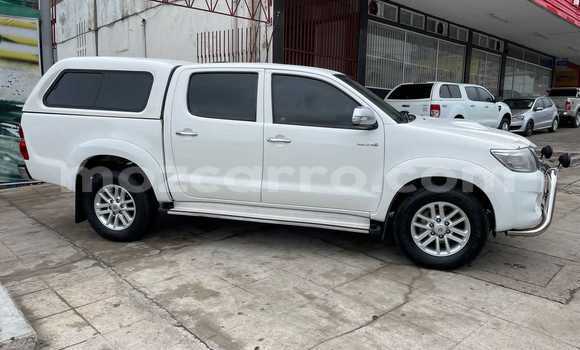Nunua Ilio tumika Toyota Hilux Nyeupe Gari ndani ya Maputo nchini Maputo Nunua Ilio tumika Toyota Hilux Nyeupe Gari ndani ya Maputo nchini Maputo