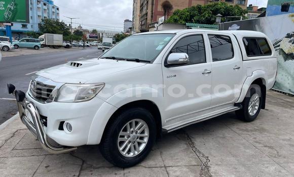 Comprar Usado Toyota Hilux Branco Carro em Maputo em Maputo Comprar Usado Toyota Hilux Branco Carro em Maputo em Maputo