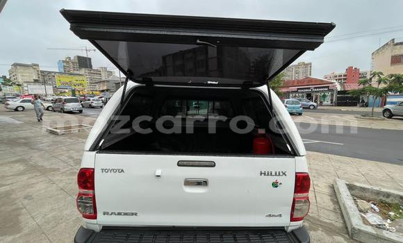 Comprar Usado Toyota Hilux Branco Carro em Maputo em Maputo Comprar Usado Toyota Hilux Branco Carro em Maputo em Maputo