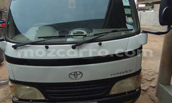 Comprar Usado Toyota HiAce Branco Caminhão em Maputo em Maputo Comprar Usado Toyota HiAce Branco Caminhão em Maputo em Maputo