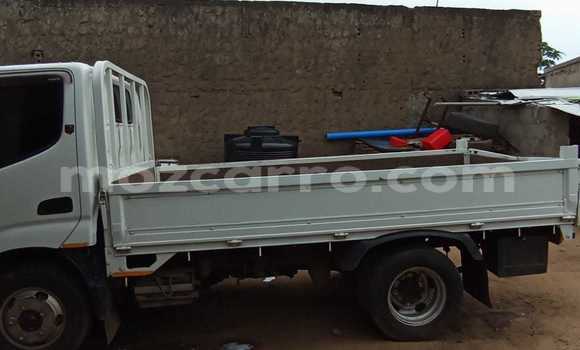 Comprar Usado Toyota HiAce Branco Caminhão em Maputo em Maputo Comprar Usado Toyota HiAce Branco Caminhão em Maputo em Maputo