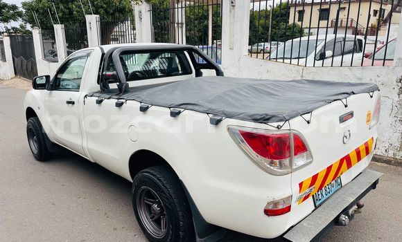 Comprar Usado Mazda BT-50 Branco Carro em Maputo em Maputo Comprar Usado Mazda BT-50 Branco Carro em Maputo em Maputo