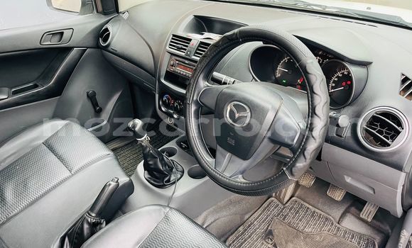 Comprar Usado Mazda BT-50 Branco Carro em Maputo em Maputo Comprar Usado Mazda BT-50 Branco Carro em Maputo em Maputo