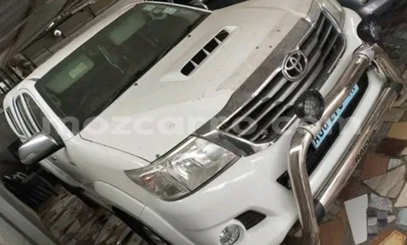 Buy Used Toyota Hilux White Car in Maputo in Maputo Buy Used Toyota Hilux White Car in Maputo in Maputo