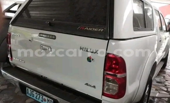 Buy Used Toyota Hilux White Car in Maputo in Maputo Buy Used Toyota Hilux White Car in Maputo in Maputo