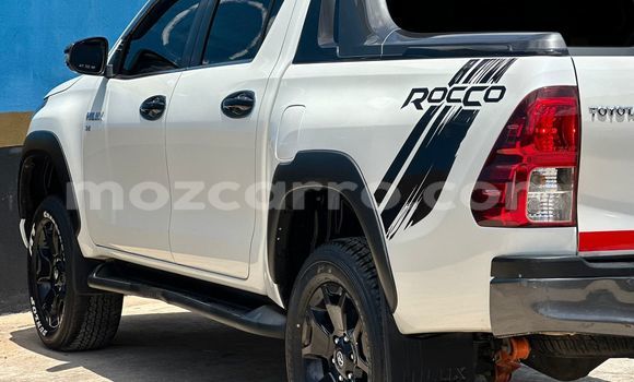 Nunua Ilio tumika Toyota Hiluxe Revo Nyeupe Gari ndani ya Maputo nchini Maputo Nunua Ilio tumika Toyota Hiluxe Revo Nyeupe Gari ndani ya Maputo nchini Maputo
