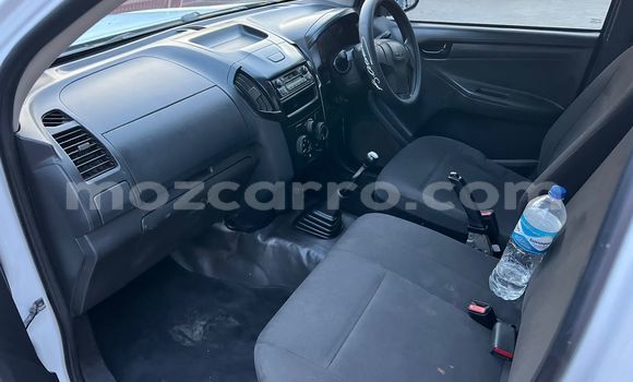 Tenga Tsaru Isuzu D-max Cab4 Chena Mota in Maputo in Maputo Tenga Tsaru Isuzu D-max Cab4 Chena Mota in Maputo in Maputo