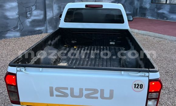 Tenga Tsaru Isuzu D-max Cab4 Chena Mota in Maputo in Maputo Tenga Tsaru Isuzu D-max Cab4 Chena Mota in Maputo in Maputo