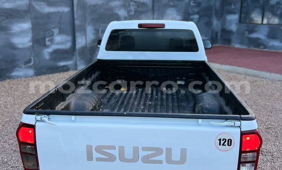 Tenga Tsaru Isuzu D-max Cab4 Chena Mota in Maputo in Maputo Tenga Tsaru Isuzu D-max Cab4 Chena Mota in Maputo in Maputo