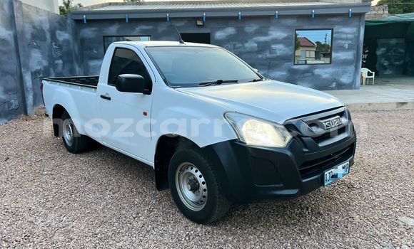 Tenga Tsaru Isuzu D-max Cab4 Chena Mota in Maputo in Maputo Tenga Tsaru Isuzu D-max Cab4 Chena Mota in Maputo in Maputo