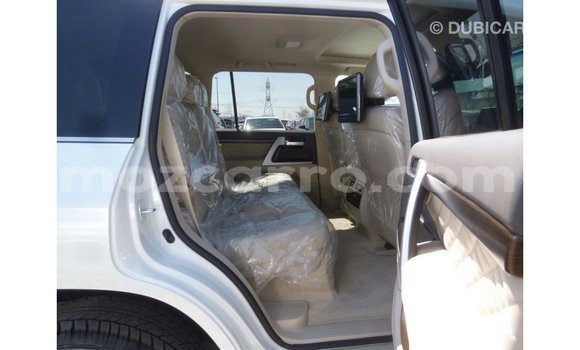 Buy Import Toyota Land Cruiser White Car in Import - Dubai in Cabo Delgado Buy Import Toyota Land Cruiser White Car in Import - Dubai in Cabo Delgado