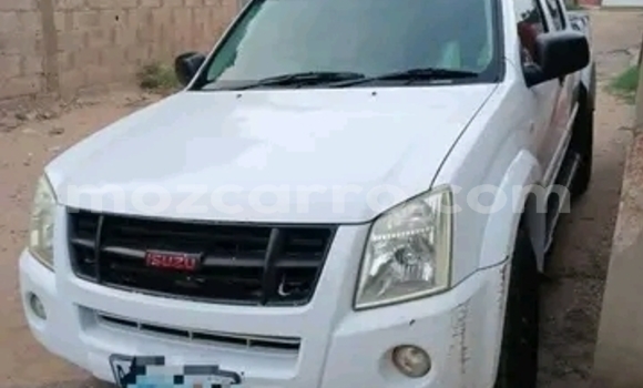 Nunua Ilio tumika Isuzu D-MAX Nyeupe Gari ndani ya Maputo nchini Maputo Nunua Ilio tumika Isuzu D-MAX Nyeupe Gari ndani ya Maputo nchini Maputo
