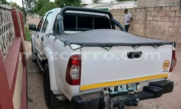 Nunua Ilio tumika Isuzu D-MAX Nyeupe Gari ndani ya Maputo nchini Maputo Nunua Ilio tumika Isuzu D-MAX Nyeupe Gari ndani ya Maputo nchini Maputo