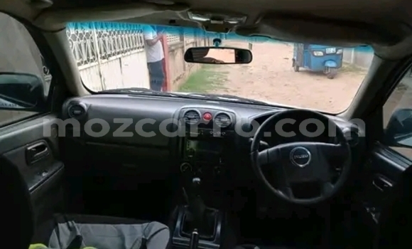 Nunua Ilio tumika Isuzu D-MAX Nyeupe Gari ndani ya Maputo nchini Maputo Nunua Ilio tumika Isuzu D-MAX Nyeupe Gari ndani ya Maputo nchini Maputo