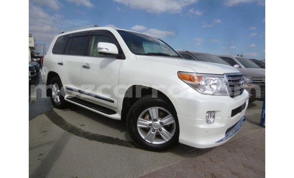 Nunua Imported Toyota Land Cruiser Nyeupe Gari ndani ya Import - Dubai nchini Cabo Delgado Nunua Imported Toyota Land Cruiser Nyeupe Gari ndani ya Import - Dubai nchini Cabo Delgado