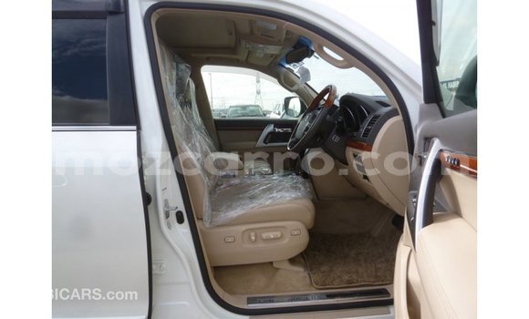 Nunua Imported Toyota Land Cruiser Nyeupe Gari ndani ya Import - Dubai nchini Cabo Delgado Nunua Imported Toyota Land Cruiser Nyeupe Gari ndani ya Import - Dubai nchini Cabo Delgado