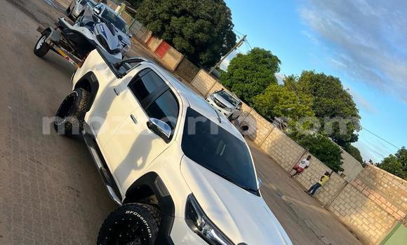 Comprar Usado Toyota Hilux Branco Carro em Maputo em Maputo Comprar Usado Toyota Hilux Branco Carro em Maputo em Maputo