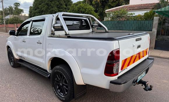 Comprar Usado Toyota Hilux Branco Carro em Maputo em Maputo Comprar Usado Toyota Hilux Branco Carro em Maputo em Maputo