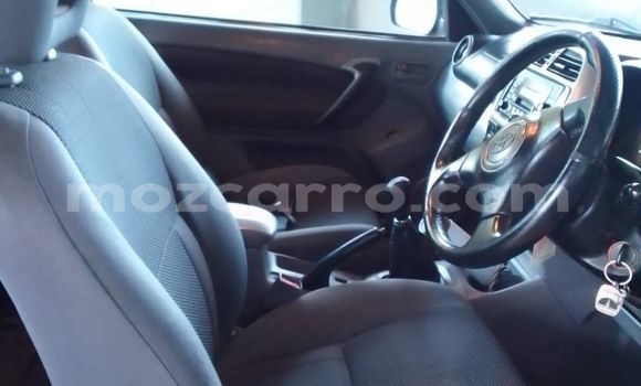 Nunua Ilio tumika Toyota RAV4 Nyekundu Gari ndani ya Maputo nchini Maputo Nunua Ilio tumika Toyota RAV4 Nyekundu Gari ndani ya Maputo nchini Maputo