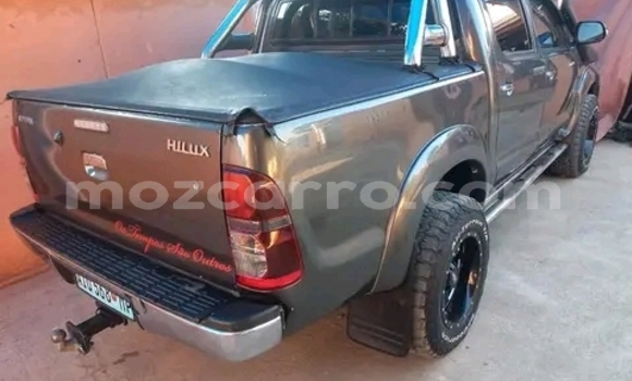 Nunua Ilio tumika Toyota Hilux Nyingine Gari ndani ya Maputo nchini Maputo Nunua Ilio tumika Toyota Hilux Nyingine Gari ndani ya Maputo nchini Maputo