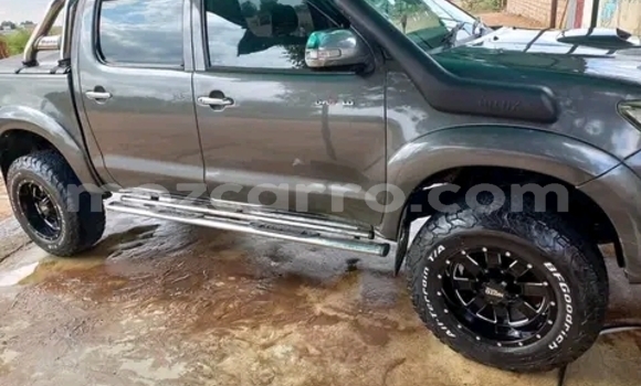 Nunua Ilio tumika Toyota Hilux Nyingine Gari ndani ya Maputo nchini Maputo Nunua Ilio tumika Toyota Hilux Nyingine Gari ndani ya Maputo nchini Maputo