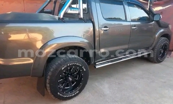Nunua Ilio tumika Toyota Hilux Nyingine Gari ndani ya Maputo nchini Maputo Nunua Ilio tumika Toyota Hilux Nyingine Gari ndani ya Maputo nchini Maputo
