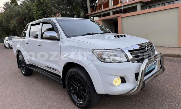 Buy Used Toyota Hilux White Car in Maputo in Maputo