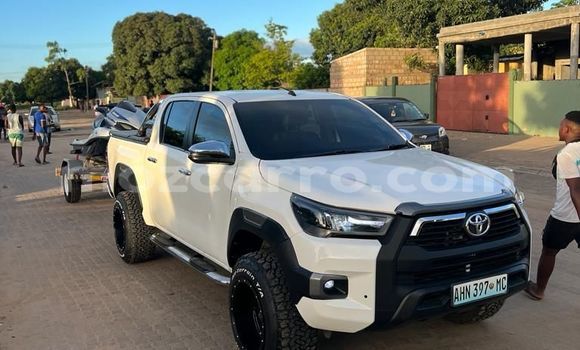 Nunua Ilio tumika Toyota Hilux Nyeupe Gari ndani ya Maputo nchini Maputo Nunua Ilio tumika Toyota Hilux Nyeupe Gari ndani ya Maputo nchini Maputo