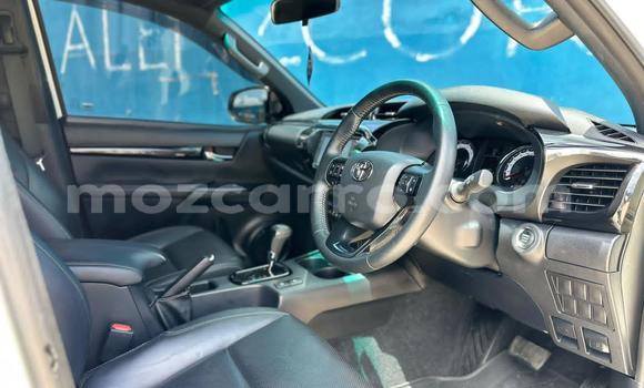 Comprar Usado Toyota Hiluxe Revo Branco Carro em Maputo em Maputo Comprar Usado Toyota Hiluxe Revo Branco Carro em Maputo em Maputo