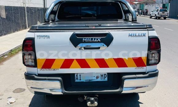 Buy New Toyota Hiluxe Revo White Car in Mocambique in Nampula Buy New Toyota Hiluxe Revo White Car in Mocambique in Nampula