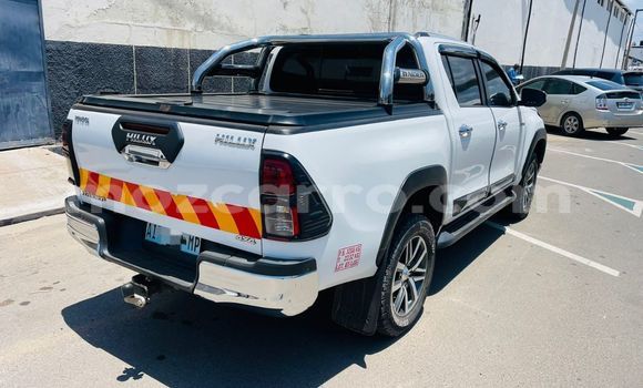Buy New Toyota Hiluxe Revo White Car in Mocambique in Nampula Buy New Toyota Hiluxe Revo White Car in Mocambique in Nampula