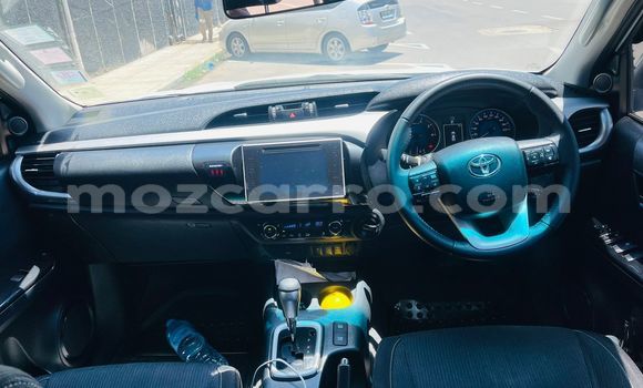 Buy New Toyota Hiluxe Revo White Car in Mocambique in Nampula Buy New Toyota Hiluxe Revo White Car in Mocambique in Nampula