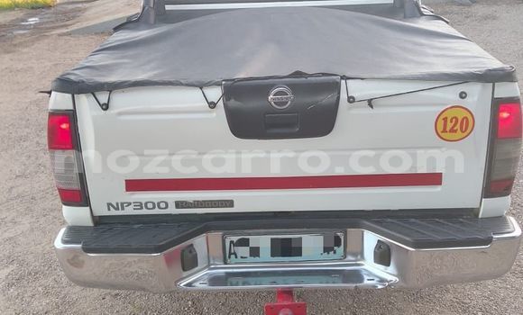 Comprar Usado Nissan Hardbody Branco Carro em Maputo em Maputo Comprar Usado Nissan Hardbody Branco Carro em Maputo em Maputo