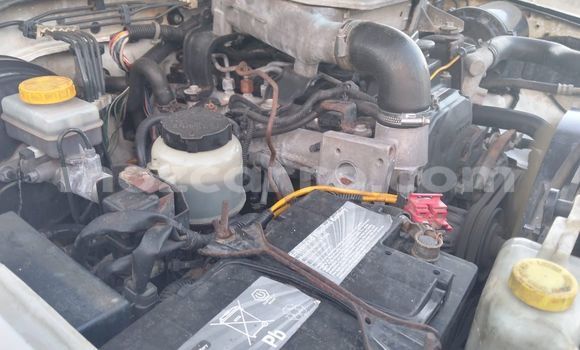 Comprar Usado Nissan Hardbody Branco Carro em Maputo em Maputo Comprar Usado Nissan Hardbody Branco Carro em Maputo em Maputo