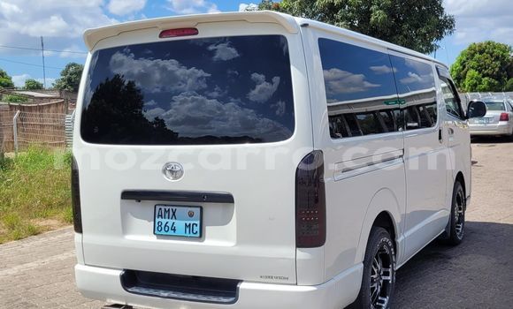 Nunua Ilio tumika Toyota Hiace Nyeupe Gari ndani ya Maputo nchini Maputo Nunua Ilio tumika Toyota Hiace Nyeupe Gari ndani ya Maputo nchini Maputo