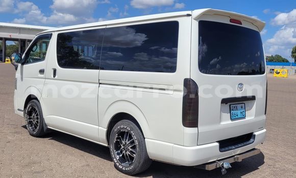 Nunua Ilio tumika Toyota Hiace Nyeupe Gari ndani ya Maputo nchini Maputo Nunua Ilio tumika Toyota Hiace Nyeupe Gari ndani ya Maputo nchini Maputo