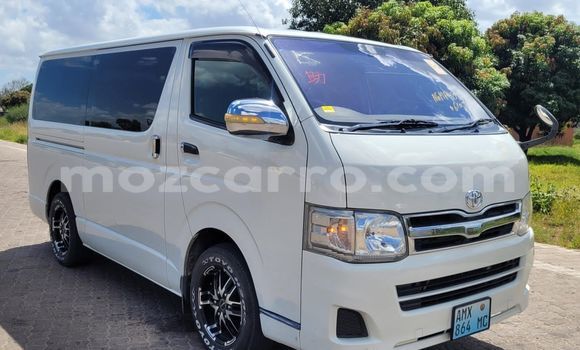 Nunua Ilio tumika Toyota Hiace Nyeupe Gari ndani ya Maputo nchini Maputo Nunua Ilio tumika Toyota Hiace Nyeupe Gari ndani ya Maputo nchini Maputo