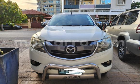 Comprar Usado Mazda BT-50 Branco Carro em Maputo em Maputo Comprar Usado Mazda BT-50 Branco Carro em Maputo em Maputo