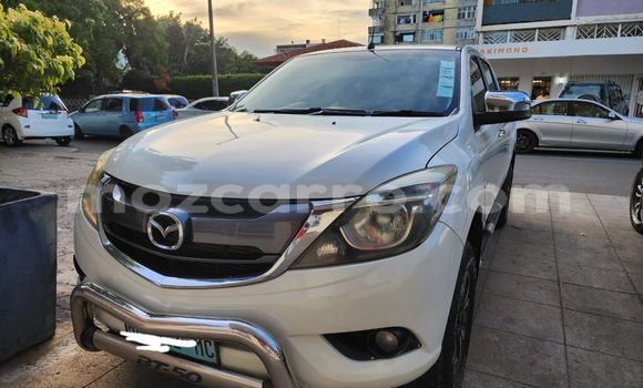 Comprar Usado Mazda BT-50 Branco Carro em Maputo em Maputo Comprar Usado Mazda BT-50 Branco Carro em Maputo em Maputo