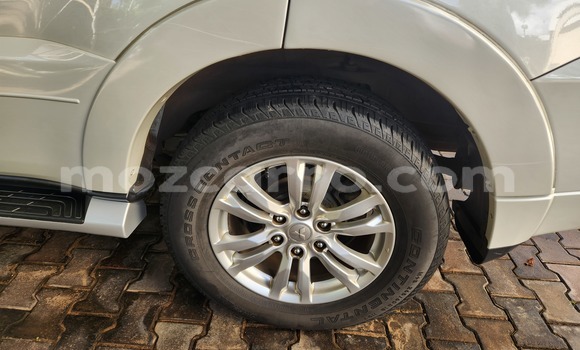 Comprar Usado Mitsubishi Pajero Branco Carro em Maputo em Maputo