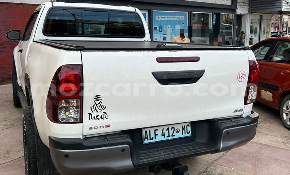 Comprar Usado Toyota Hiluxe Revo Branco Carro em Maputo em Maputo Comprar Usado Toyota Hiluxe Revo Branco Carro em Maputo em Maputo