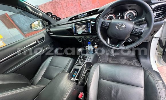 Comprar Usado Toyota Hiluxe Revo Branco Carro em Maputo em Maputo Comprar Usado Toyota Hiluxe Revo Branco Carro em Maputo em Maputo