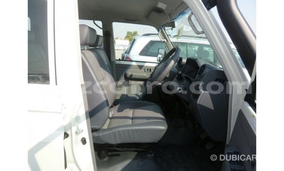 Buy Import Toyota Land Cruiser White Car in Import - Dubai in Cabo Delgado Buy Import Toyota Land Cruiser White Car in Import - Dubai in Cabo Delgado