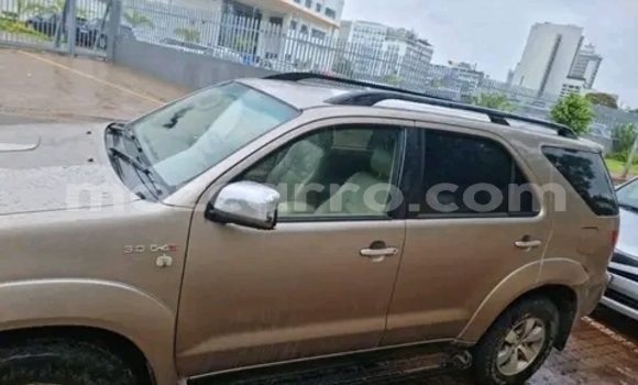 Nunua Ilio tumika Toyota Fortuner Nyingine Gari ndani ya Maputo nchini Maputo Nunua Ilio tumika Toyota Fortuner Nyingine Gari ndani ya Maputo nchini Maputo