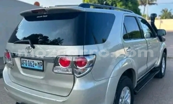 Nunua Ilio tumika Toyota Fortuner Nyingine Gari ndani ya Maputo nchini Maputo Nunua Ilio tumika Toyota Fortuner Nyingine Gari ndani ya Maputo nchini Maputo