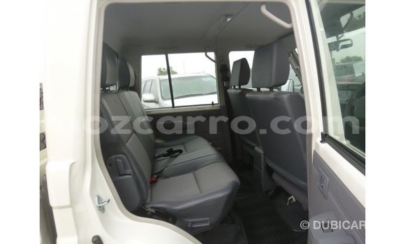 Tenga Imported Toyota Land Cruiser Chena Mota in Import - Dubai in Cabo Delgado Tenga Imported Toyota Land Cruiser Chena Mota in Import - Dubai in Cabo Delgado